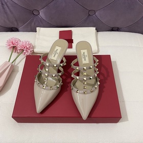 VALENTINO – высочайшее качество, сандалии Valentino VT с заклепка