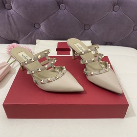 VALENTINO – высочайшее качество, сандалии Valentino VT с заклепка