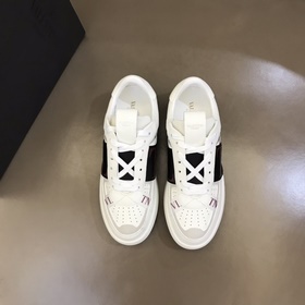 Новые спортивные кроссовки Valentino V T. Верхняя часть кроссовок