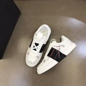 Новые спортивные кроссовки Valentino V T. Верхняя часть кроссовок