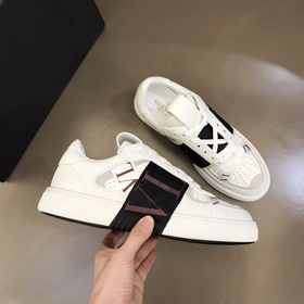Новые спортивные кроссовки Valentino V T. Верхняя часть кроссовок
