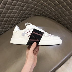 Новые спортивные кроссовки Valentino V T. Верхняя часть кроссовок