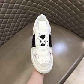Новые спортивные кроссовки Valentino V T. Верхняя часть кроссовок