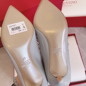 Valentino Rivets VT SS Рекомендуем эту модель обуви с заклепками.