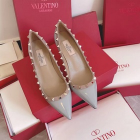 Valentino Rivets VT SS Рекомендуем эту модель обуви с заклепками.