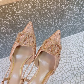 Сандалии Valentino VT с большой V-образной пряжкой, новейшая колл
