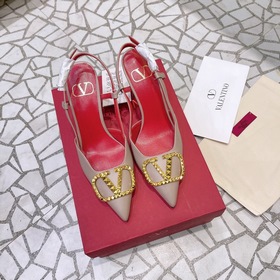 Сандалии Valentino с большой V-образной пряжкой и стразами, новей