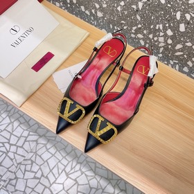 Сандалии Valentino с большой V-образной пряжкой и стразами, новей