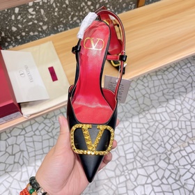 Сандалии Valentino с большой V-образной пряжкой и стразами, новей