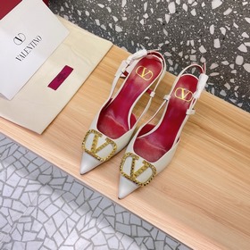 Сандалии Valentino с большой V-образной застежкой и стразами, нов