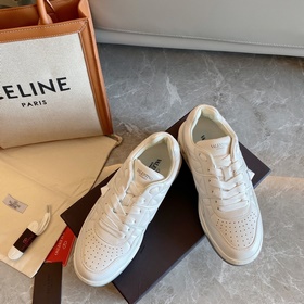 VALENTIN* Официальный сайт Valentino Новинка onestud Спортивные т