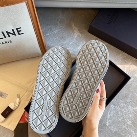 VALENTIN* Официальный сайт Valentino Новинка onestud Спортивные т