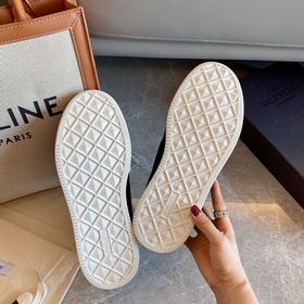 VALENTIN* Официальный сайт Valentino Новинка onestud Спортивные т