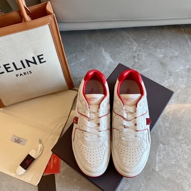 VALENTIN* Официальный сайт Valentino Новинка onestud Спортивные т
