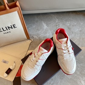 VALENTIN* Официальный сайт Valentino Новинка onestud Спортивные т
