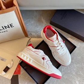 VALENTIN* Официальный сайт Valentino Новинка onestud Спортивные т