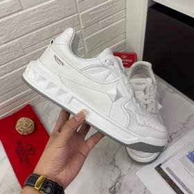 VALENTINO (Валентино) 2023 новейшие модели с подиума Недели моды,