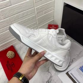 VALENTINO (Валентино) 2023 новейшие модели с подиума Недели моды,