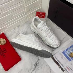 VALENTINO (Валентино) 2023 новейшие модели с подиума Недели моды,