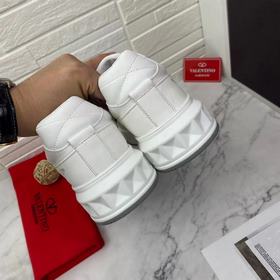 VALENTINO (Валентино) 2023 новейшие модели с подиума Недели моды,