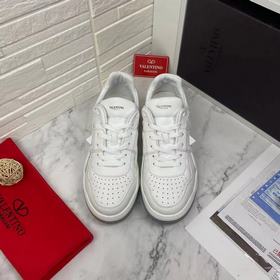 VALENTINO (Валентино) 2023 новейшие модели с подиума Недели моды,