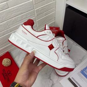 VALENTINO (Валентино) 2023 новейшие модели с подиума Недели моды,