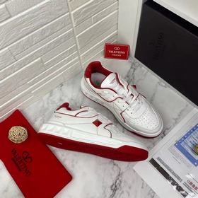 VALENTINO (Валентино) 2023 новейшие модели с подиума Недели моды,