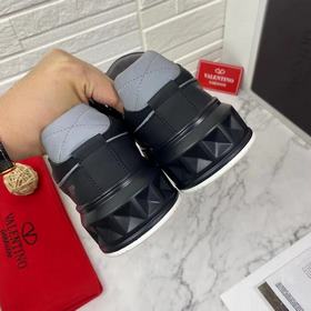 VALENTINO (Валентино) 2023 новейшие модели с подиума, идентичные 
