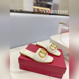 Valentino  Новые тапочки на новый сезон  ◆ Материал： полностью 