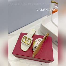 Valentino  Новые тапочки на новый сезон  ◆ Материал： полностью 