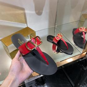 Классические сандалии Valentino, Очень удобные, лаконичные и элег