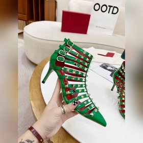 Valentino, высота каблука 8 см, изготовлен из кожи высшего качест