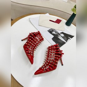 Valentino, высота каблука 8 см, изготовлен из кожи высшего качест