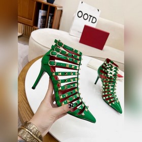 Valentino, высота каблука 8 см, изготовлен из кожи высшего качест