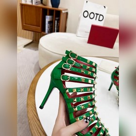 Valentino, высота каблука 8 см, изготовлен из кожи высшего качест