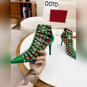Valentino, высота каблука 8 см, изготовлен из кожи высшего качест