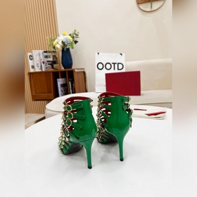 Valentino, высота каблука 8 см, изготовлен из кожи высшего качест