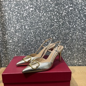 Новейшие модели Valentino в магазине [Праздник] [Праздник] Класси