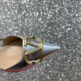 Новейшие модели Valentino в магазине [Праздник] [Праздник] Класси