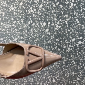 Новейшие модели Valentino в магазине [Праздник] [Праздник] Класси