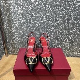 Новейшие модели Valentino в магазине [Праздник] [Праздник] Класси