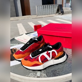 [С уважением] [Сердце] [Сердце] Valentino Lacerunner Спортивные к
