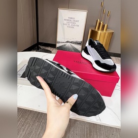 [С уважением] [Сердце] [Сердце] Valentino Lacerunner Спортивные к