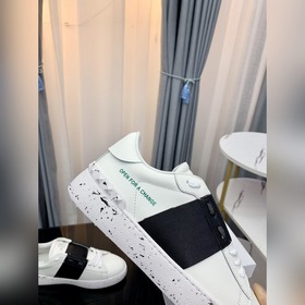 VALENTINO Спортивные кроссовки 21ss Новая модель с буквенным лого