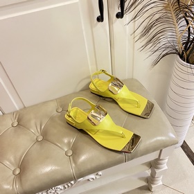 Новая коллекция весна-лето 2023 от Valentino. Новый дизайн очков,