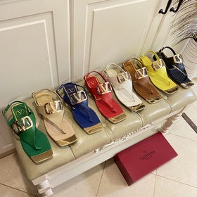 Новая коллекция весна-лето 2023 от Valentino. Новый дизайн очков,