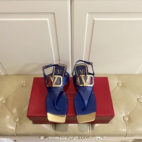 Новая коллекция весна-лето 2023 от Valentino. Новый дизайн очков,