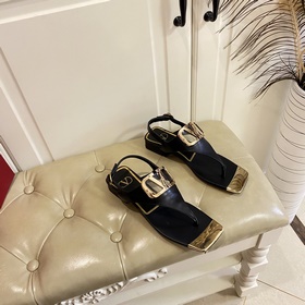 Новая коллекция весна-лето 2023 от Valentino. Новый дизайн очков,