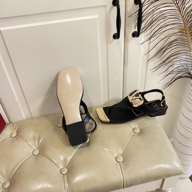 Новая коллекция весна-лето 2023 от Valentino. Новый дизайн очков,