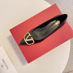 Сандалии Valentino с большой V-образной застежкой и стразами, нов